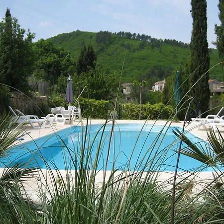 Gem Pool & Charm, Cleaning Included